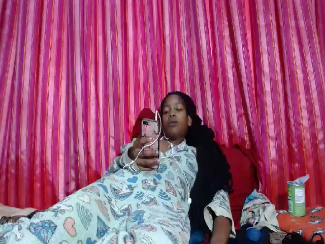 Live sex webcam photo for Aaliyah98x #253078431