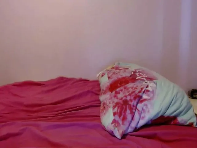 Live sex webcam photo for LouiseHazel #258166849