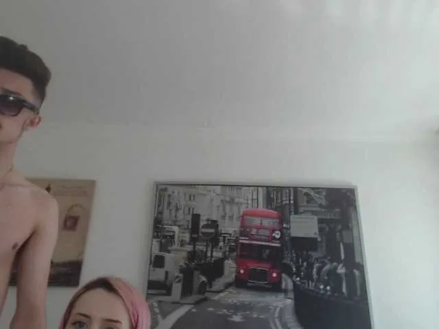 Live sex webcam photo for YoungCrazyHot #243976547