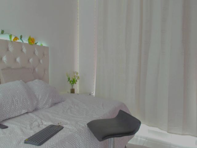 Live sex webcam photo for RubiJasper #253822745