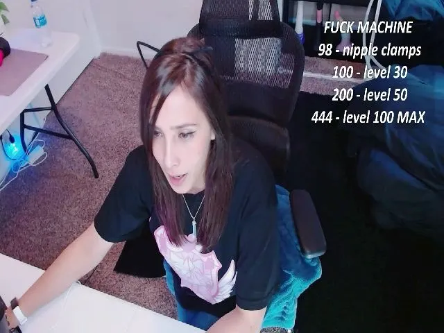 Live sex webcam photo for moonlitfox #263794602