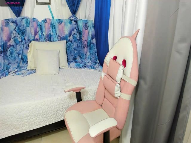 Live sex webcam photo for Sexxy_blonnde #259969288