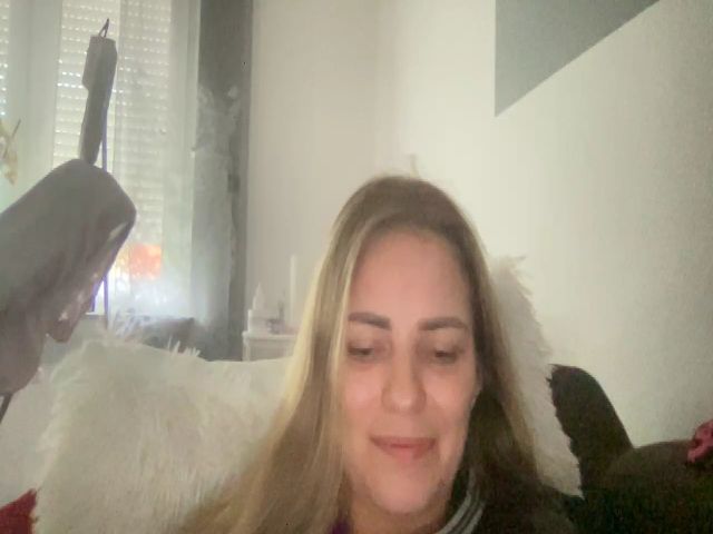 Live sex webcam photo for AnnaDiamond1 #287889165