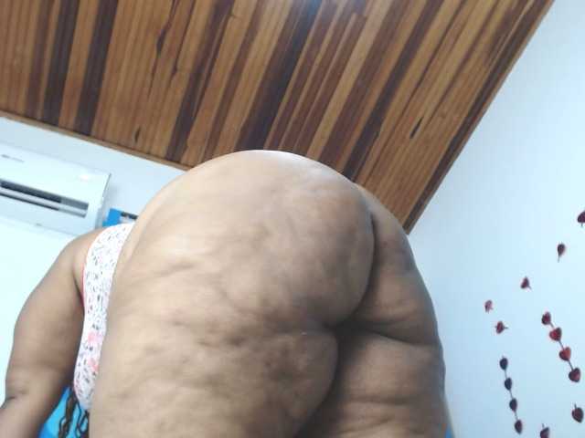 Live sex webcam photo for monicggold #242349959