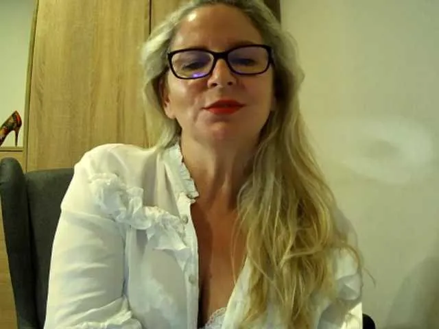 Live sex webcam photo for PenelopeJoy #255134486