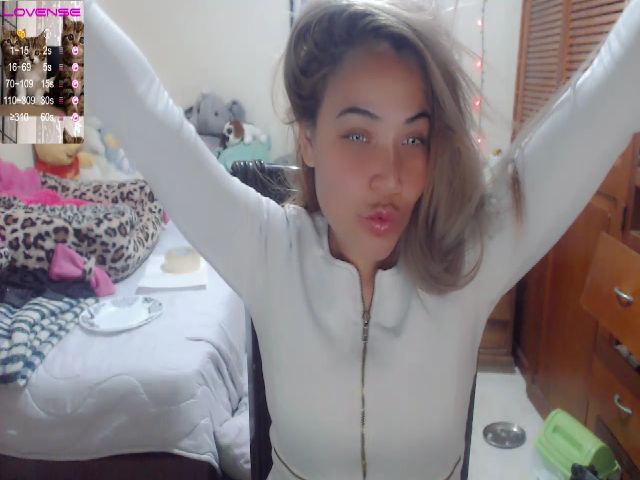 Live sex webcam photo for Meganhill_ #256540824