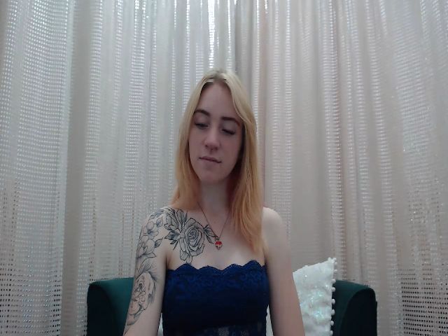 Live sex webcam photo for RedBerryy #264034707