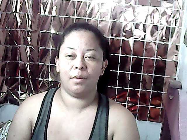 Live sex webcam photo for LOLAhot1 #250335420