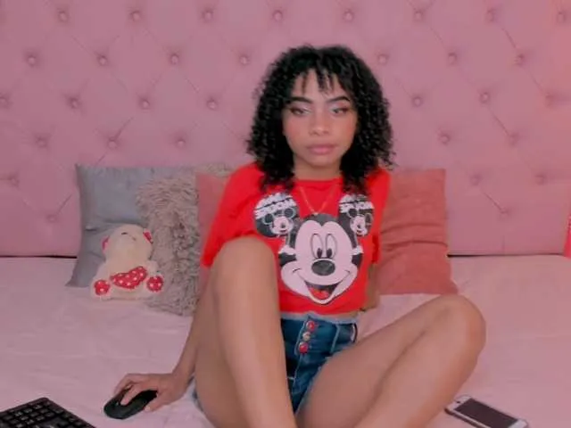 Live sex webcam photo for Avriljackson1 #259786755