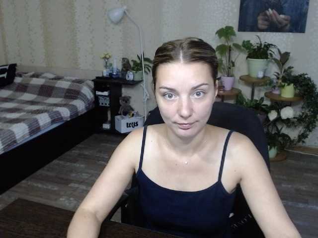 Live sex webcam photo for EmilyWild18 #261896796