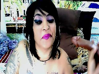 Live sex webcam photo for IndianKatz #251740381