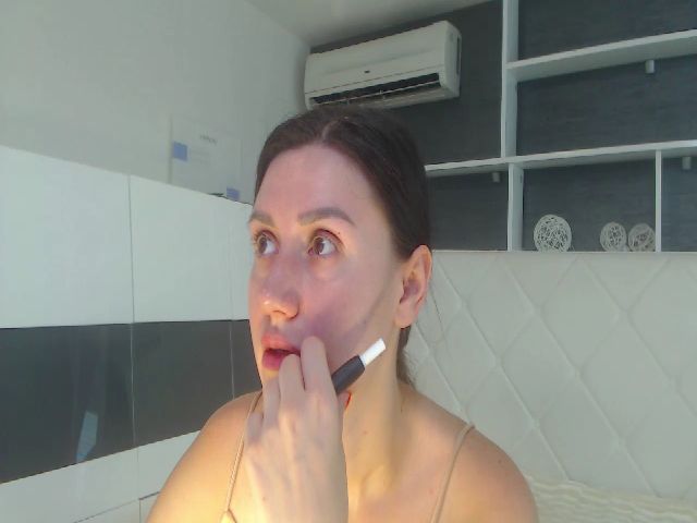 Live sex webcam photo for DinaBloomm #265511482