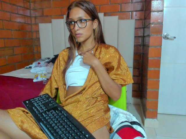 Live sex webcam photo for Kimnberly #288005454