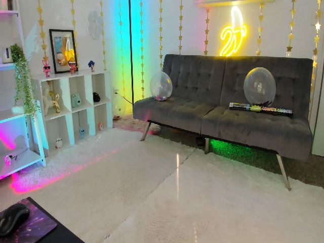 Live sex webcam photo for AddiLee #258871742