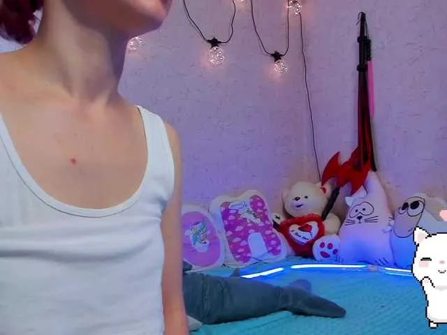 Live sex webcam photo for KiraLiLime #287989875