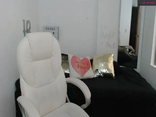 Live sex webcam photo for Hanna_milano #254584700