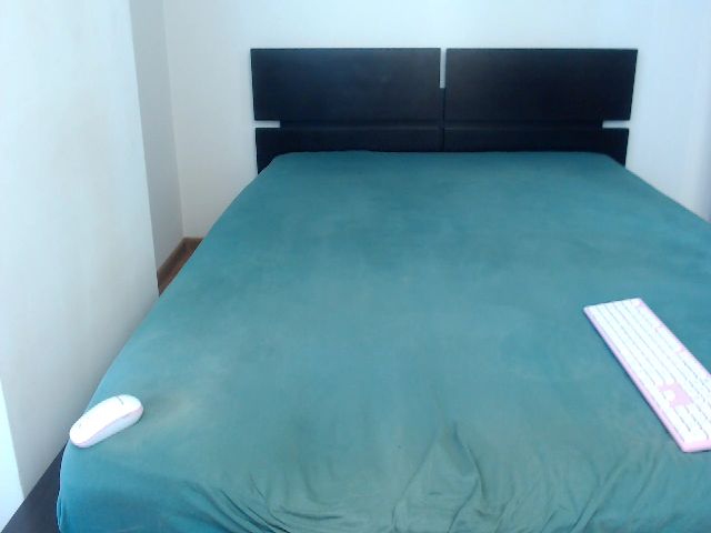 Live sex webcam photo for KattyDesire #254988584