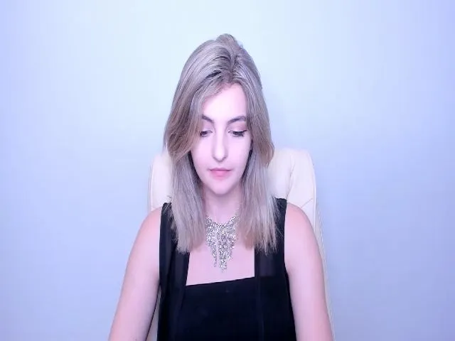 Live sex webcam photo for HelelGretta #253168279