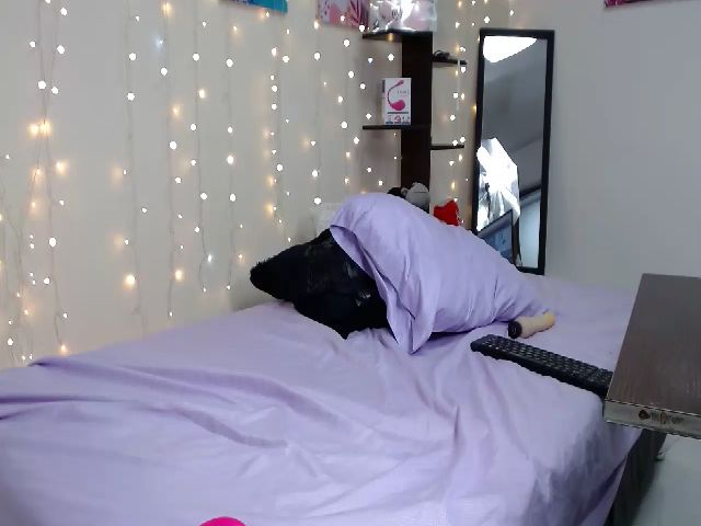 Live sex webcam photo for JOLIE_ABALO #259108537