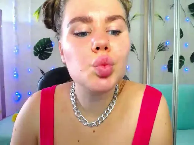Live sex webcam photo for Tina__R #261370126