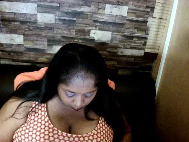 Live sex webcam photo for Indiantasha #287985973