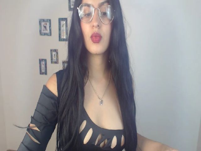 Live sex webcam photo for Selenaburning #254986843