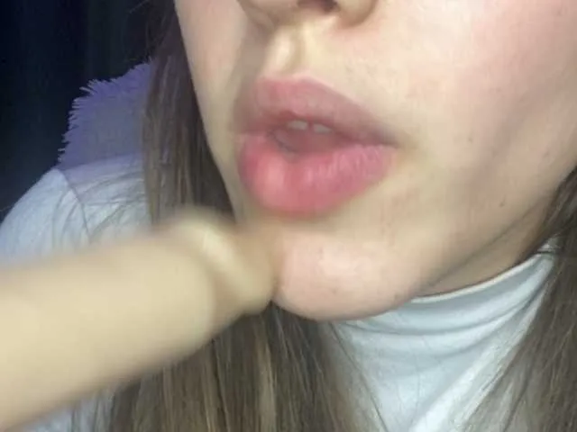 Live sex webcam photo for L0lly-D0lly #241268261