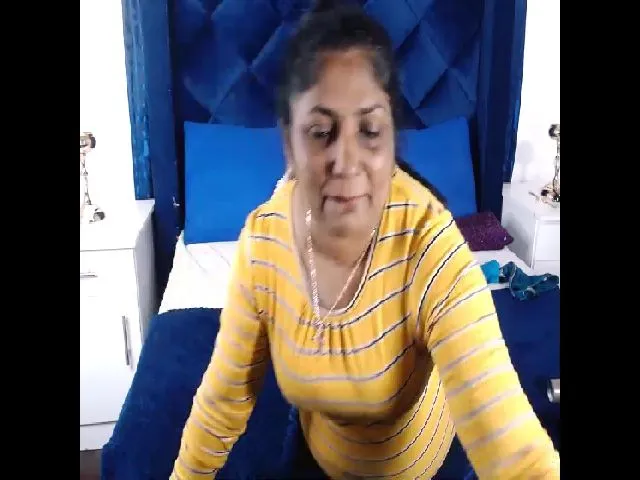 Live sex webcam photo for Indianmilfx #265443002