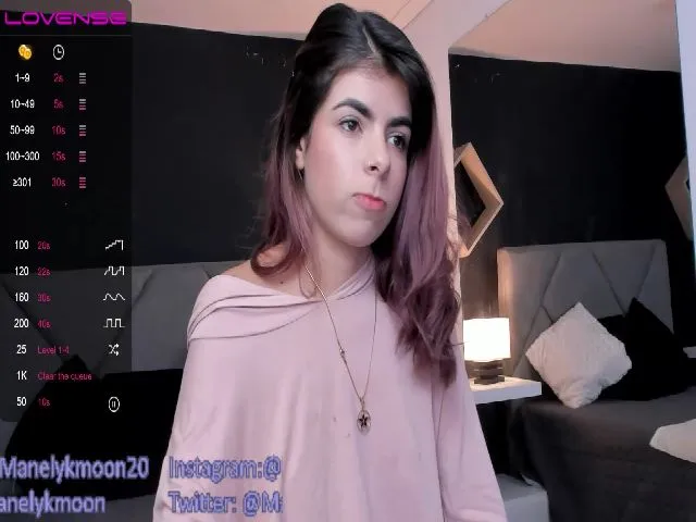 Live sex webcam photo for Manelyk_m #256914875