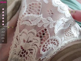 Live sex webcam photo for jeanne-2017 #240832755