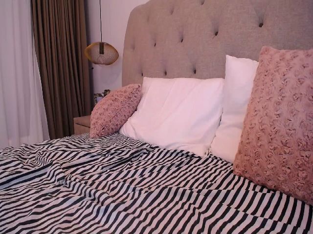 Live sex webcam photo for call_me_em #259828836