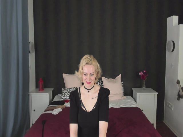 Live sex webcam photo for Mia__Bond #261197901