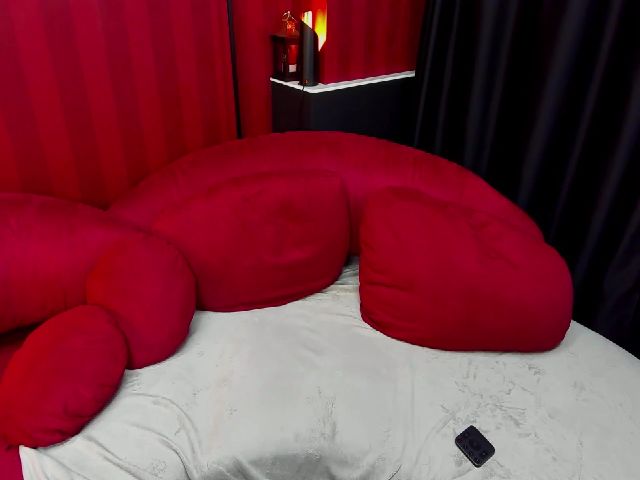 Live sex webcam photo for BestCamGirll #256970333