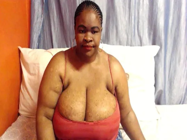Live sex webcam photo for Sweetnozie #264821946