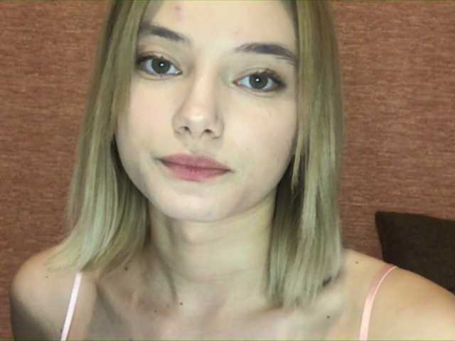 Live sex webcam photo for Sweetgirl-11 #241190042