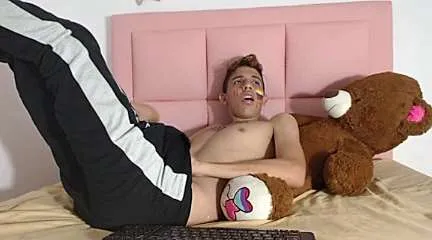 Live sex webcam photo for boys_chickens18 #241823950