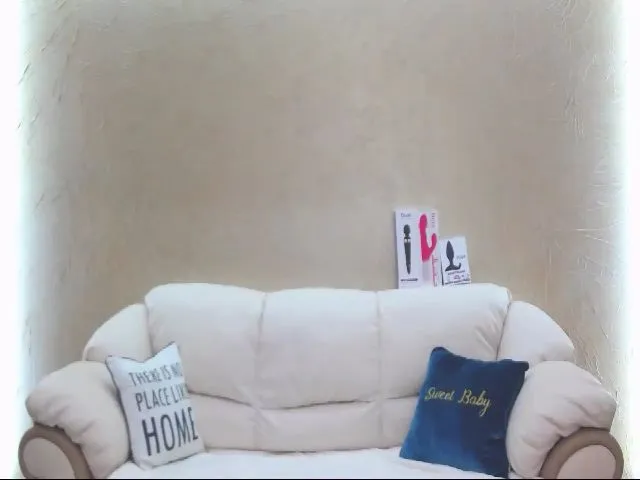 Live sex webcam photo for JulieDalton #255900881