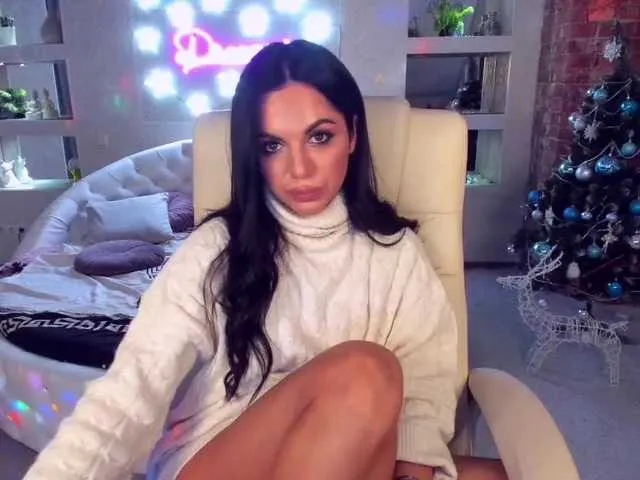 Live sex webcam photo for RayLenee #240940528