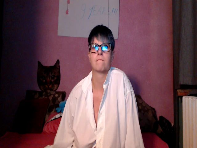 Live sex webcam photo for IamMiky #257821607