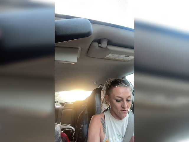 Live sex webcam photo for Esagee #241476476