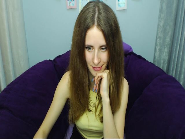 Live sex webcam photo for KristenKravit #258502799