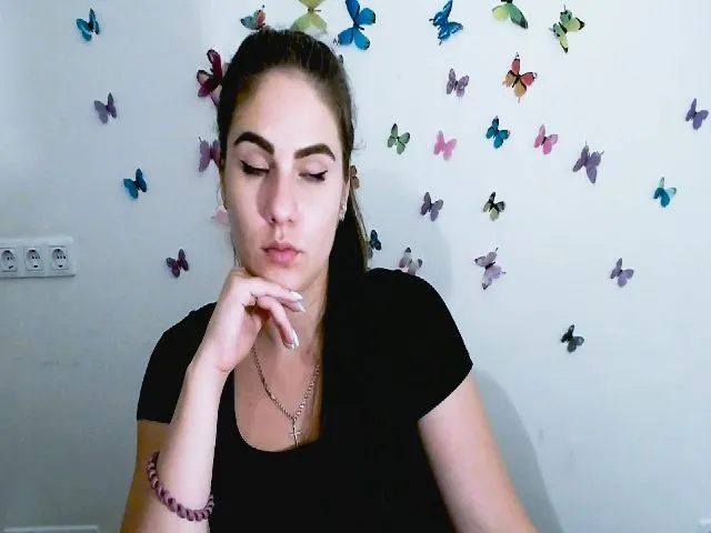 Live sex webcam photo for MollyKiss_ #264385541