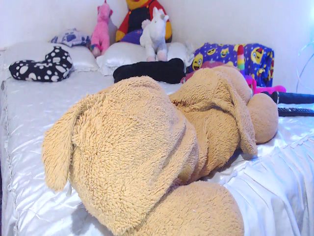 Live sex webcam photo for OnixxLee #264653574