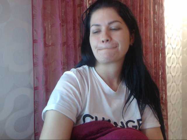 Live sex webcam photo for Sarahotmiss #241439192