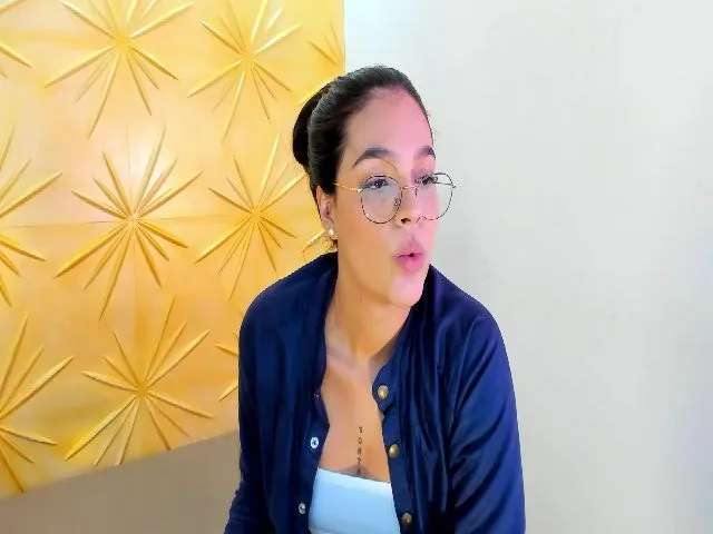 Live sex webcam photo for Tamy_Roman #259617729