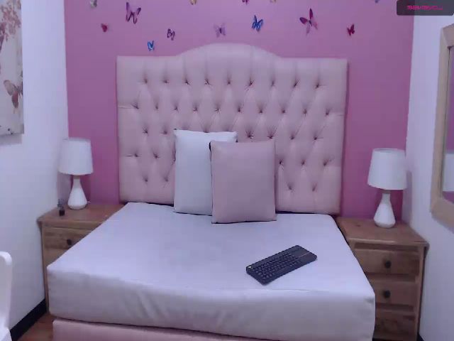 Live sex webcam photo for Keyra_R #263246474