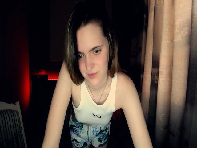 Live sex webcam photo for Ella_Hudson #252978589