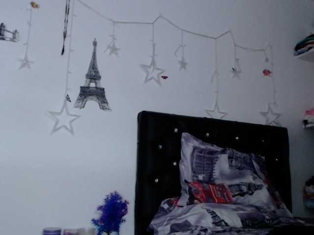 Live sex webcam photo for 2020lucia #241012841