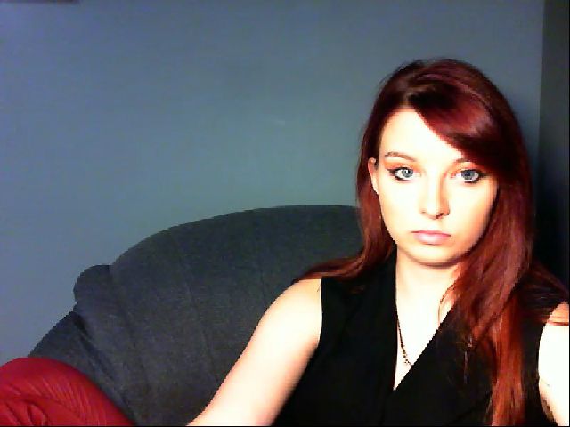 Live sex webcam photo for VirginLuna18 #264440692