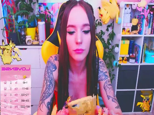 Live sex webcam photo for JinjerMoon #261390456